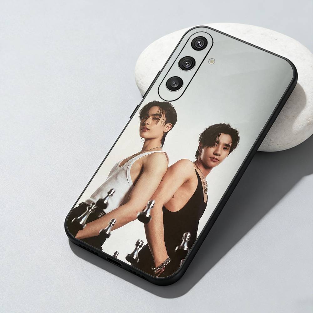 D-Devil K-Kiss Perth x Santa C - Phone Cases Perth recension och pris